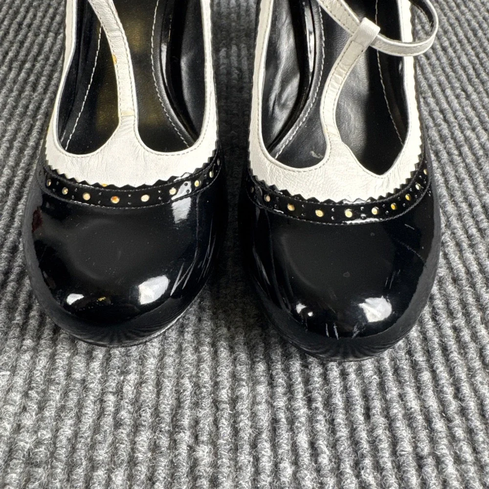 ALDO 40 Black White Patent T Strap Mary Jane Pumps Y2K Mod Spectator Heels